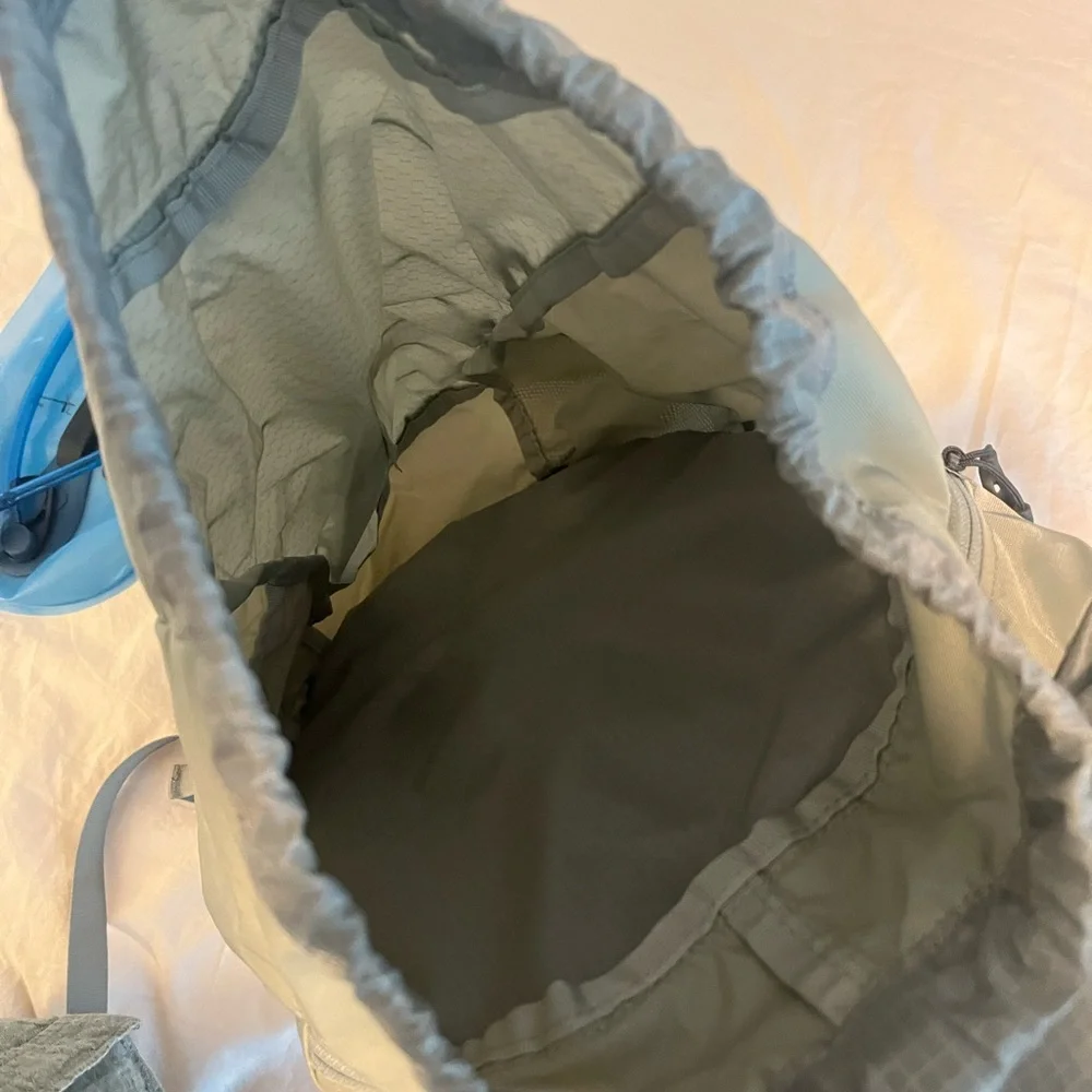 Like new Gregory Nano 22 H2O Gray Backpack with Hydration Pack - Picture 2 of 8